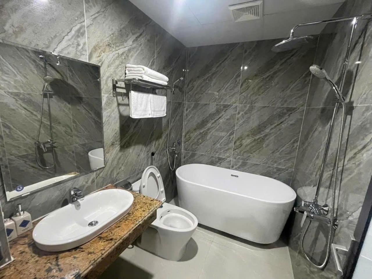 A90 Hotel Phu Ly Esterno foto